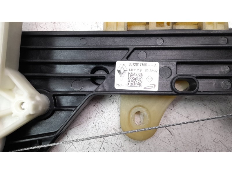 Recambio de elevalunas delantero derecho para renault clio v business edition referencia OEM IAM 807201776R  