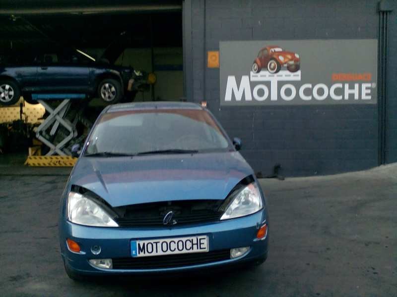 ford focus berlina (cak) del año 2000