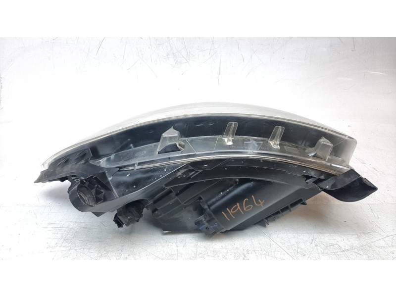 Recambio de faro derecho para renault captur zen referencia OEM IAM 260107244R 10118120001 RN7024913