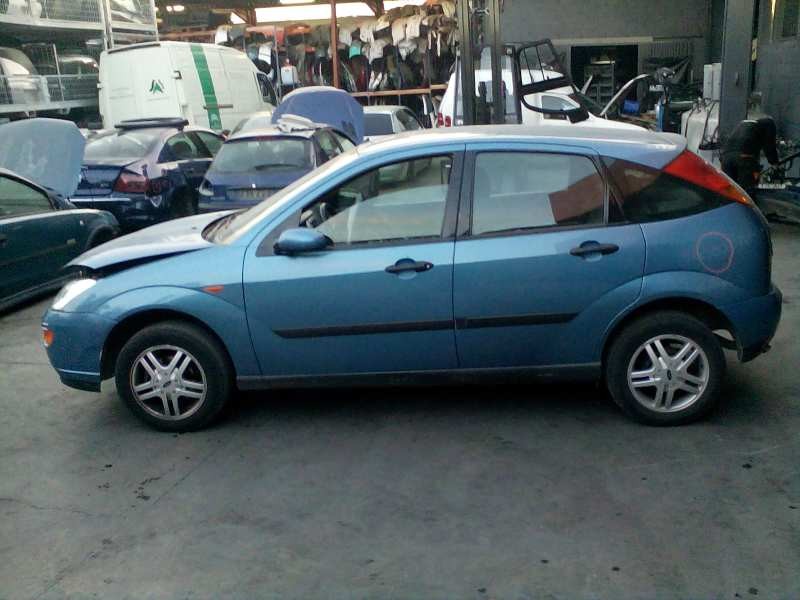 ford focus berlina (cak) del año 2000