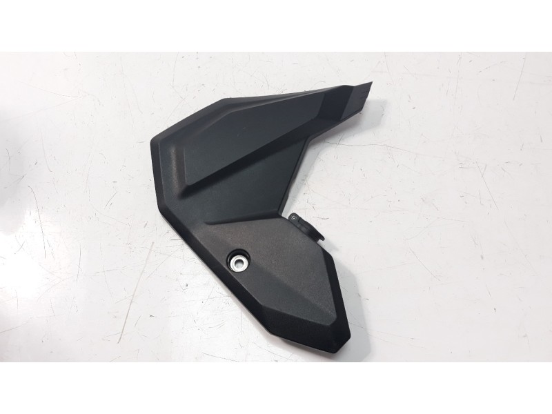 Recambio de moldura para bmw f 900 xr referencia OEM IAM 46639899159  