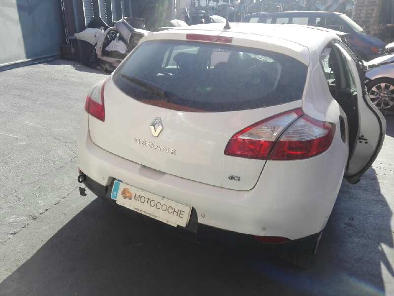 renault megane iii berlina 5 p del año 2010