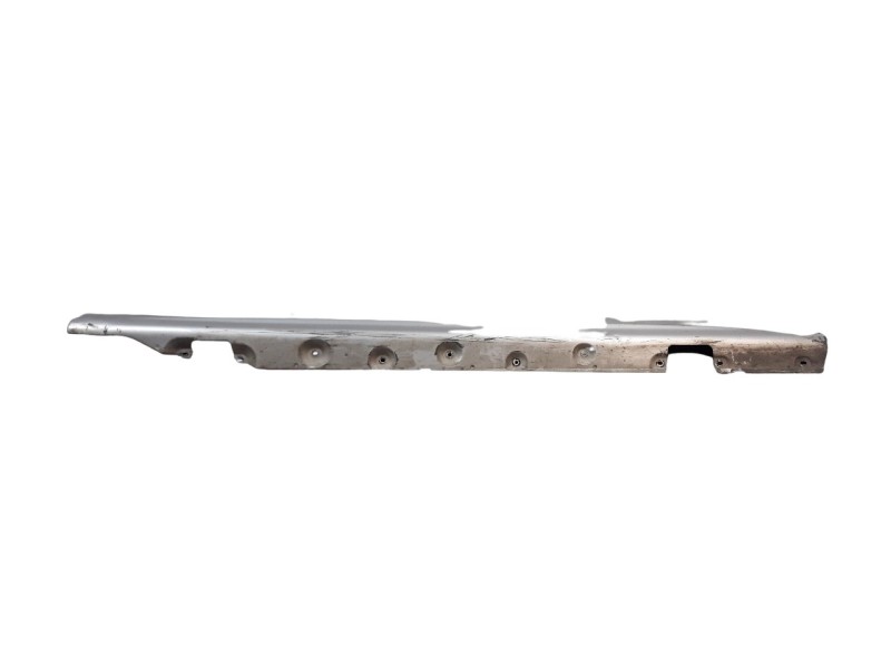 Recambio de estribos laterales para bmw serie 3 berlina (e46) 1.8 16v referencia OEM IAM 8230158  
