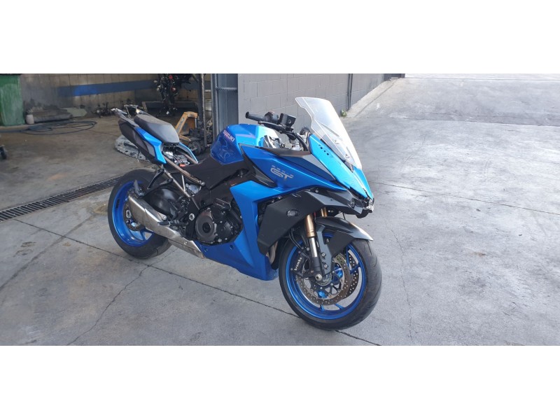 suzuki gsx-s 1000 del año 2023