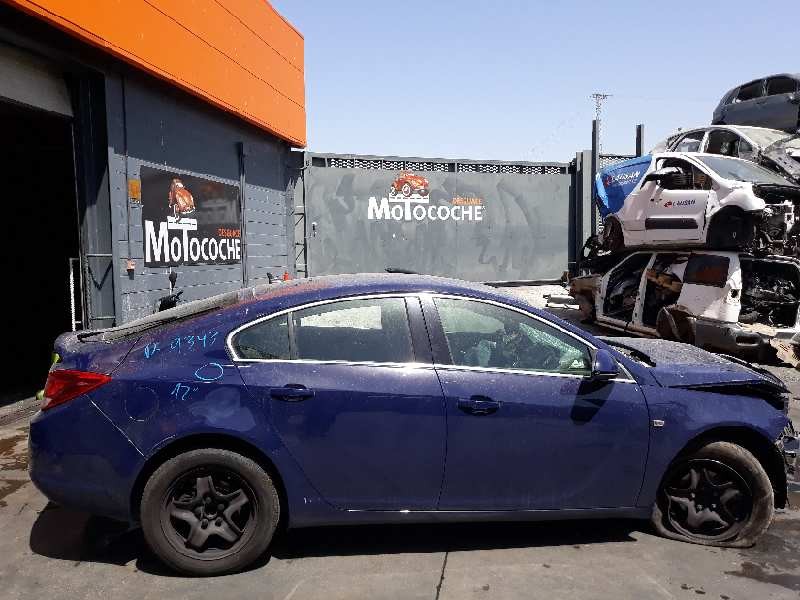 opel insignia berlina del año 2012