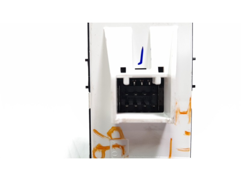 Recambio de mando elevalunas trasero izquierdo para kia sportage (nq5) concept referencia OEM IAM 93581R2000  