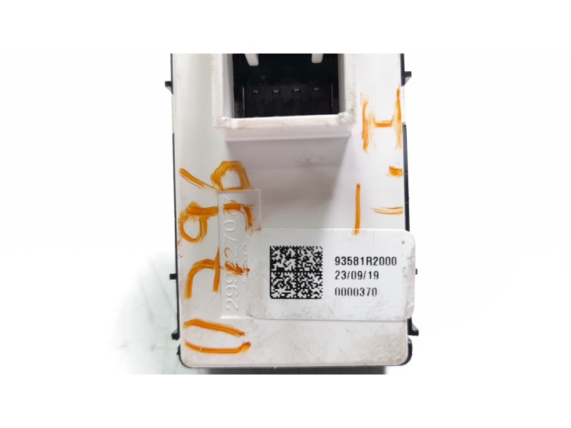 Recambio de mando elevalunas trasero izquierdo para kia sportage (nq5) concept referencia OEM IAM 93581R2000  