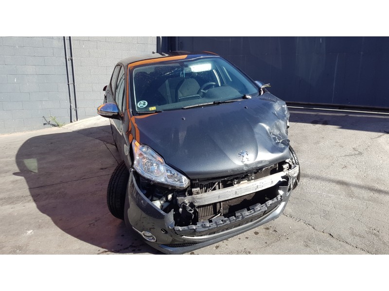 peugeot 208 del año 2015