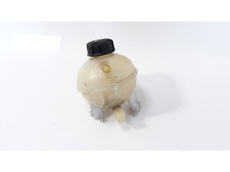 Recambio de deposito expansion para citroen c4 picasso referencia OEM IAM 9678514680 9678125880 9678125980