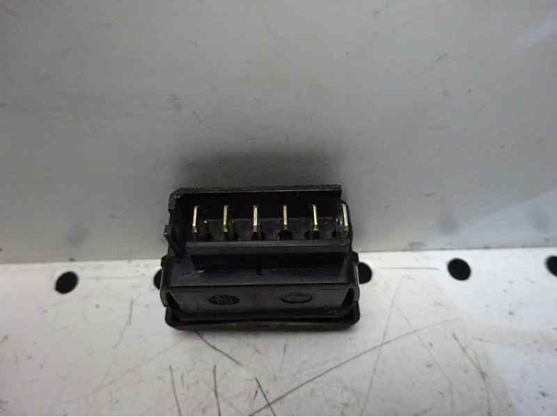 Recambio de mando elevalunas delantero derecho para renault 19 hatchback (b/c53) 1.9 diesel referencia OEM IAM   