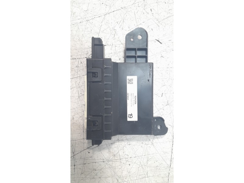 Recambio de modulo ecu para toyota c-hr hybrid gr sport referencia OEM IAM 88650F4181  