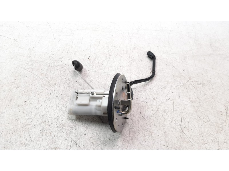 Recambio de bomba combustible para honda cb 650r referencia OEM IAM 16700MKND51  