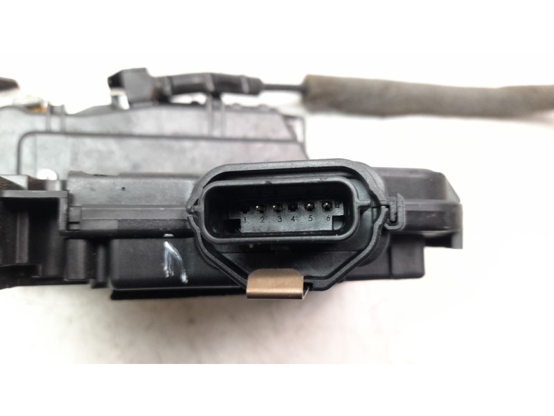 Recambio de cerradura puerta delantera derecha para renault clio v business edition referencia OEM IAM 805029595R  