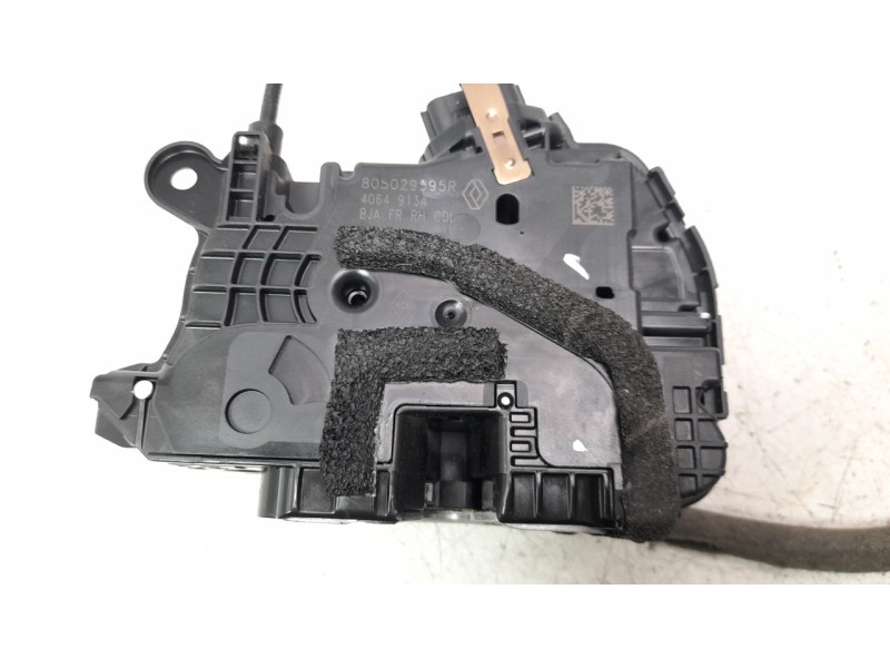 Recambio de cerradura puerta delantera derecha para renault clio v business edition referencia OEM IAM 805029595R  