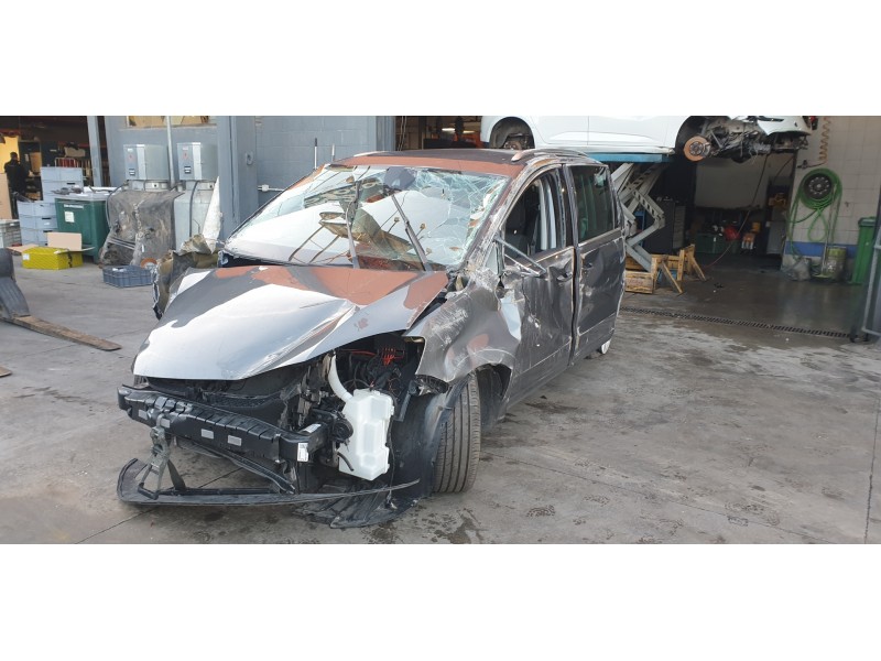 seat alhambra (711) del año 2022