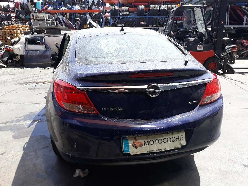 opel insignia berlina del año 2012