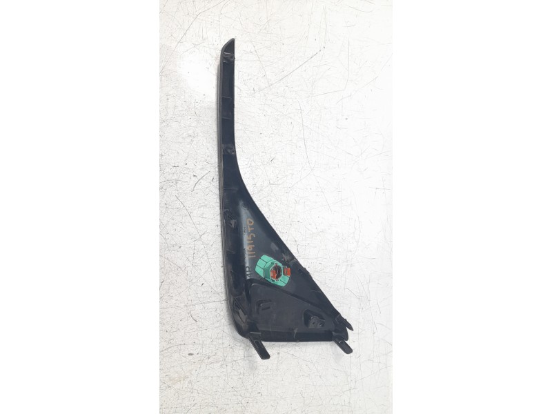 Recambio de molduras traseras para toyota c-hr hybrid gr sport referencia OEM IAM 52163YP010  