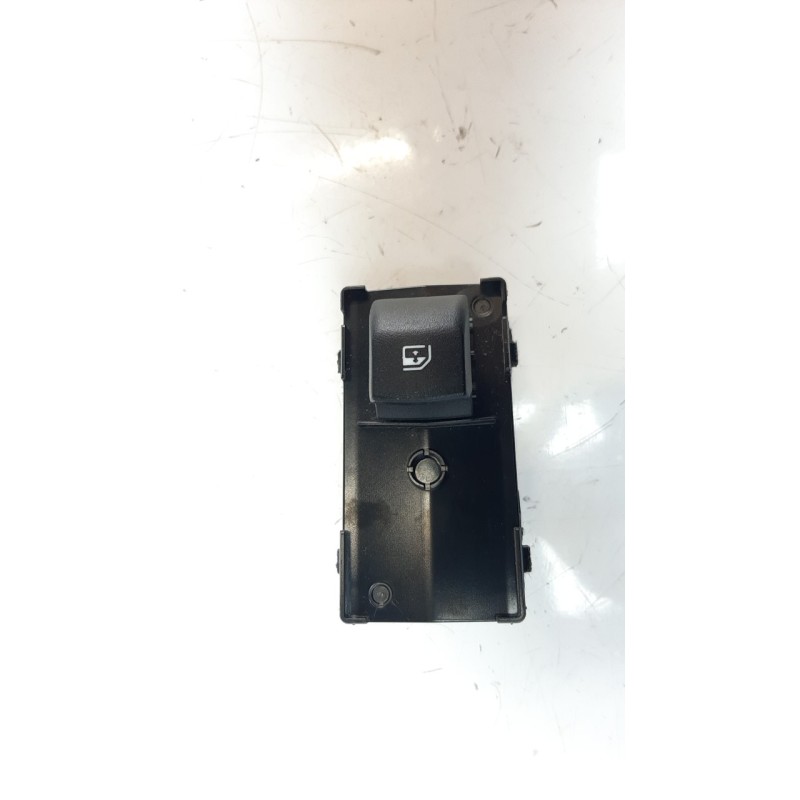 Recambio de mando elevalunas delantero derecho para kia sportage referencia OEM IAM 93581R2000  