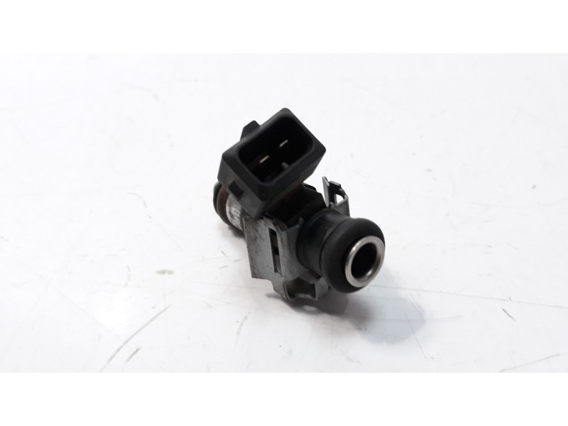 Recambio de inyector para renault clio iv 1.2 16v referencia OEM IAM 8200292590  0280158046