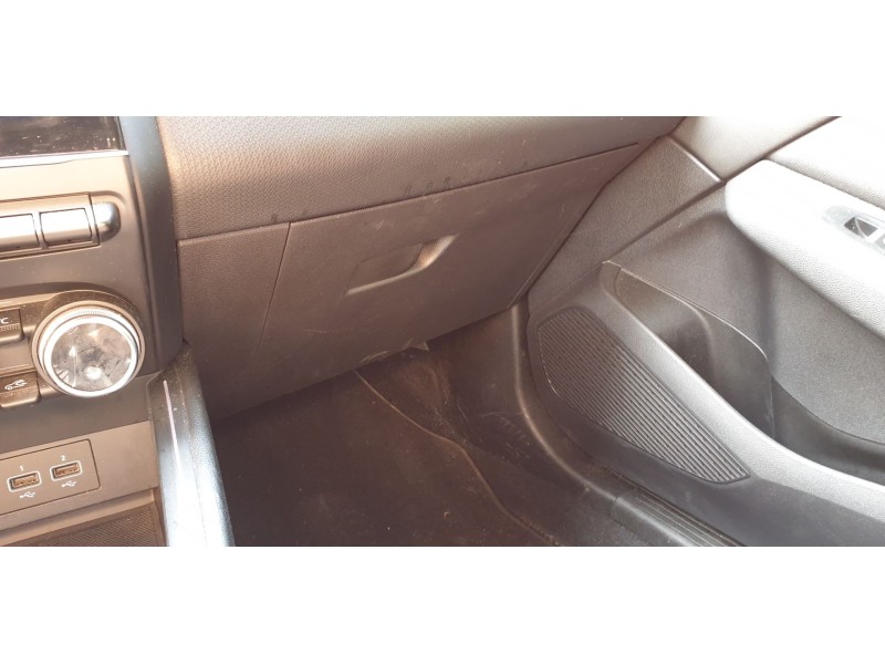 Recambio de guantera para renault clio v business edition referencia OEM IAM 682529126R  