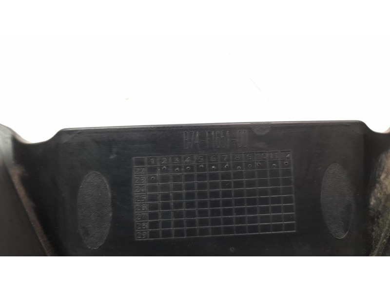 Recambio de moldura para yamaha x-max 125 referencia OEM IAM B74F165100  