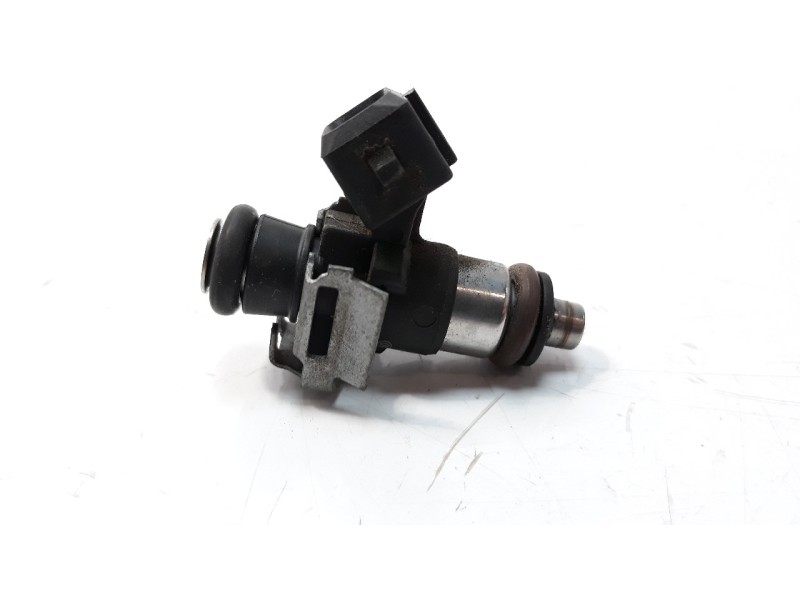 Recambio de inyector para renault clio iv 1.2 16v referencia OEM IAM 8200292590  0280158046
