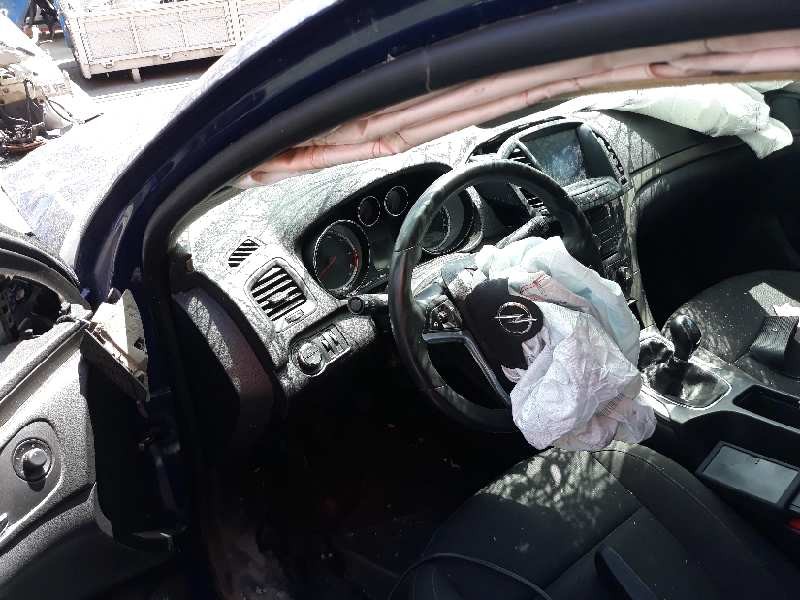 opel insignia berlina del año 2012