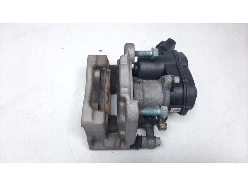 Recambio de pinza de freno trasera derecha para mazda cx-3 2.0 cat referencia OEM IAM 32355597B  