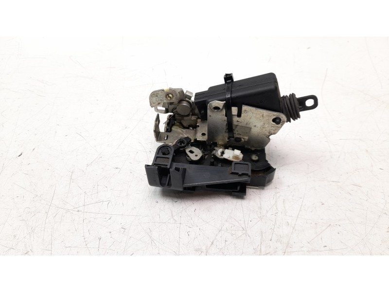 Recambio de cerradura puerta delantera derecha para dacia duster 1.5 dci diesel fap cat referencia OEM IAM 8200735224  