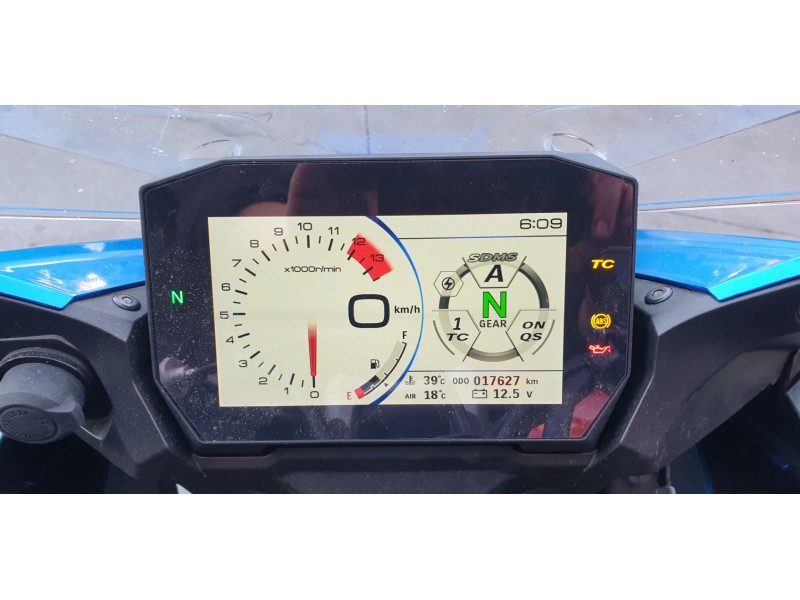 suzuki gsx-s 1000 del año 2023