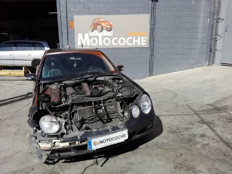 mercedes-benz clase e (w211) berlina del año 2004