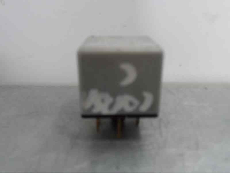 Recambio de caja reles / fusibles para opel corsa c comfort referencia OEM IAM 24430433  