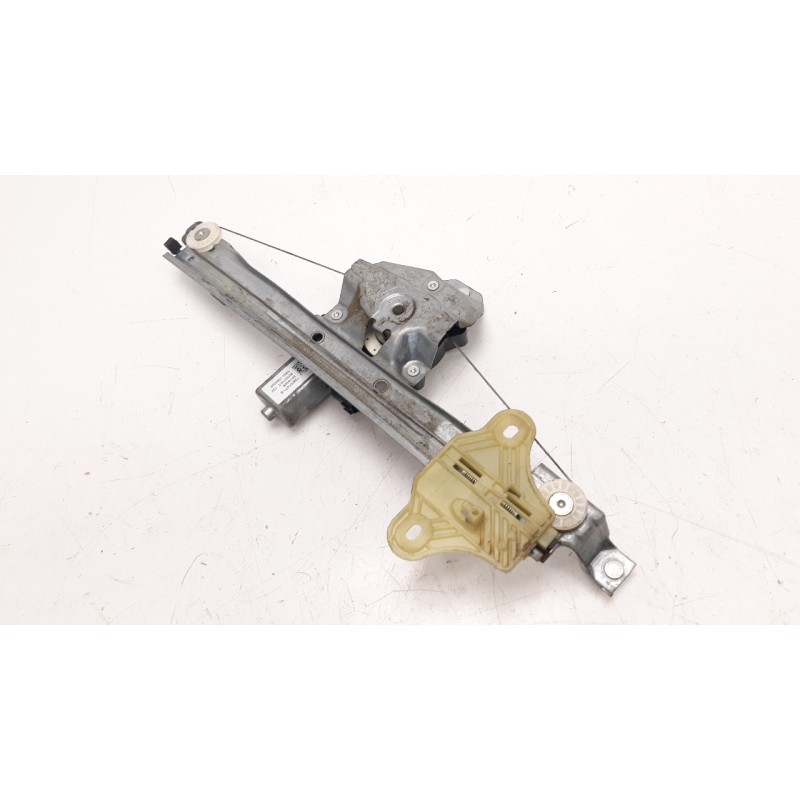 Recambio de elevalunas trasero derecho para renault captur 1.5 dci diesel fap energy referencia OEM IAM 827009380R 106199718 