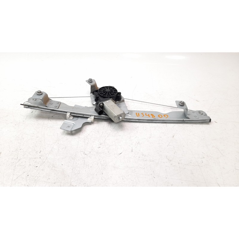 Recambio de elevalunas delantero derecho para dacia duster 1.5 dci diesel fap cat referencia OEM IAM 8200733828 106085501 115614