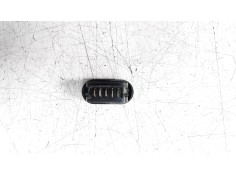 Recambio de mando elevalunas delantero derecho para dacia duster 1.5 dci diesel fap cat referencia OEM IAM 8200602227   2