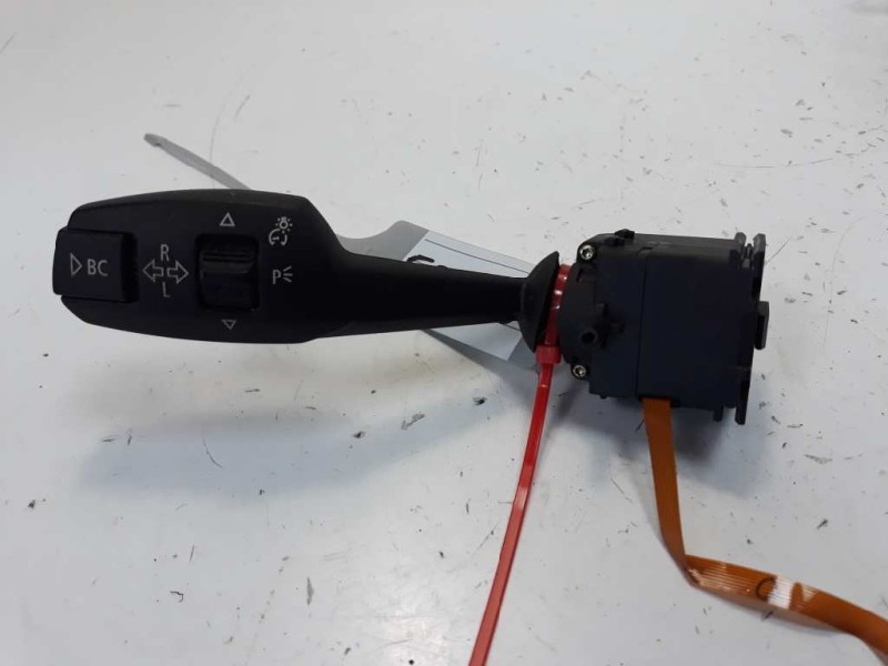 Recambio de mando intermitentes para bmw serie 1 berlina (e81/e87) 120d referencia OEM IAM 01108100  