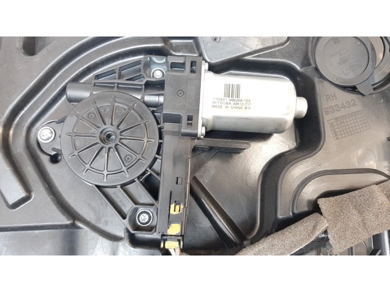 Recambio de elevalunas delantero derecho para volvo v40 1.6 diesel cat referencia OEM IAM 31301556  