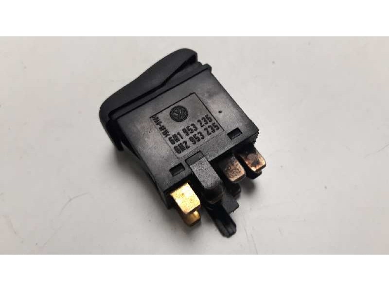 Recambio de warning para volkswagen polo berlina (6n1) básico referencia OEM IAM 6N1953235  