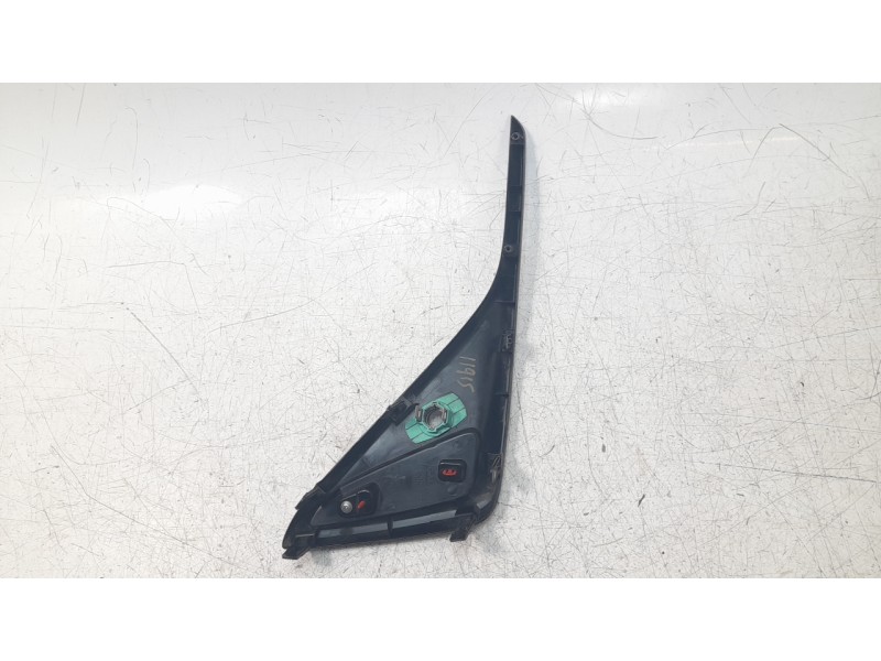 Recambio de molduras traseras para toyota c-hr hybrid gr sport referencia OEM IAM 52164YP010  