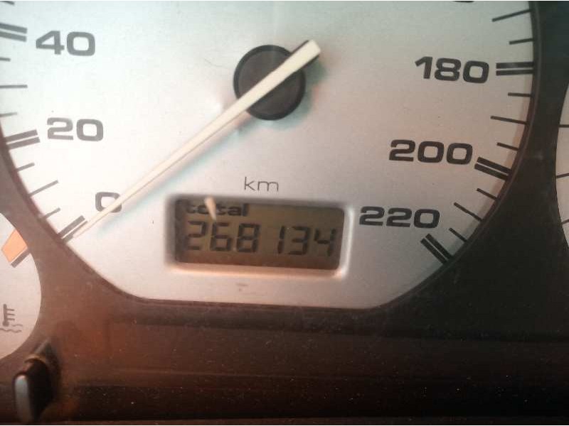 volkswagen polo berlina (6n1) del año 1996