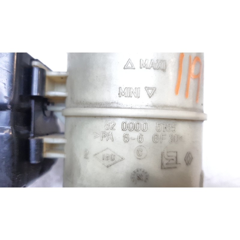 Recambio de deposito servo para renault master ii phase 2 bus mini - bus 9 - plazas l1h1 referencia OEM IAM 8200005185  