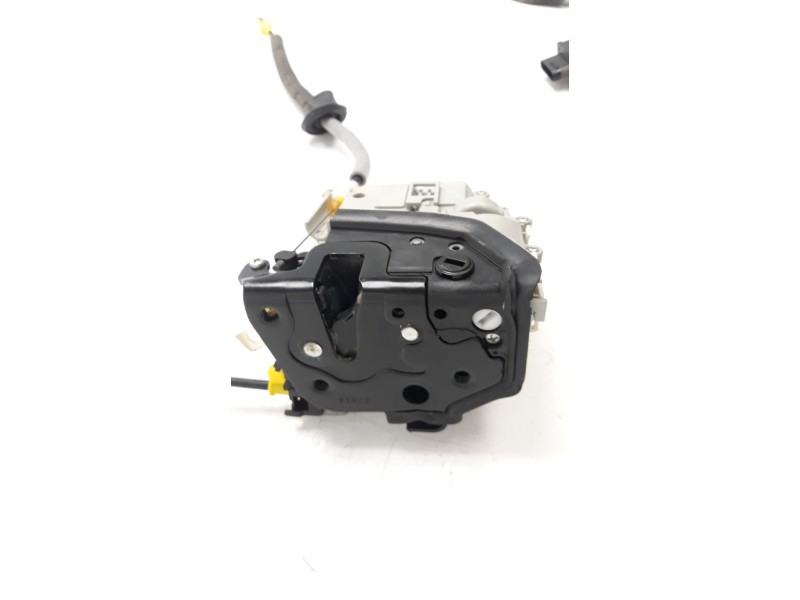 Recambio de cerradura puerta trasera derecha para audi a4 berlina (8w2) básico referencia OEM IAM 8X0839016E  