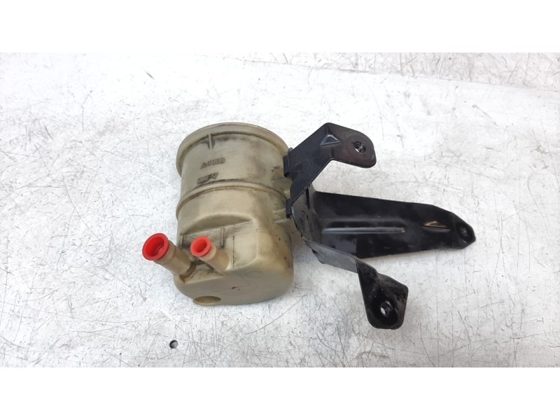 Recambio de deposito servo para renault master ii phase 2 bus mini - bus 9 - plazas l1h1 referencia OEM IAM 8200005185  