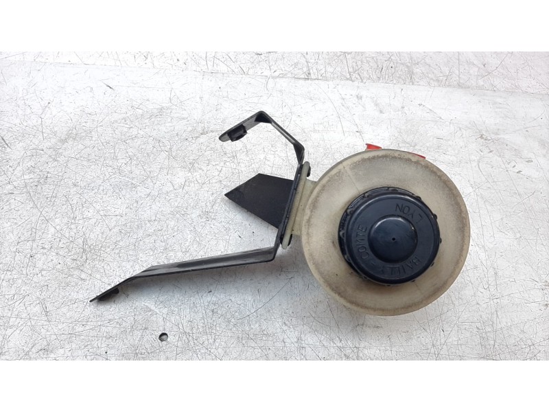 Recambio de deposito servo para renault master ii phase 2 bus mini - bus 9 - plazas l1h1 referencia OEM IAM 8200005185  