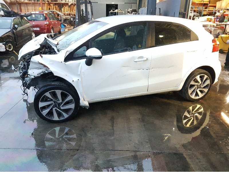 kia rio del año 2017
