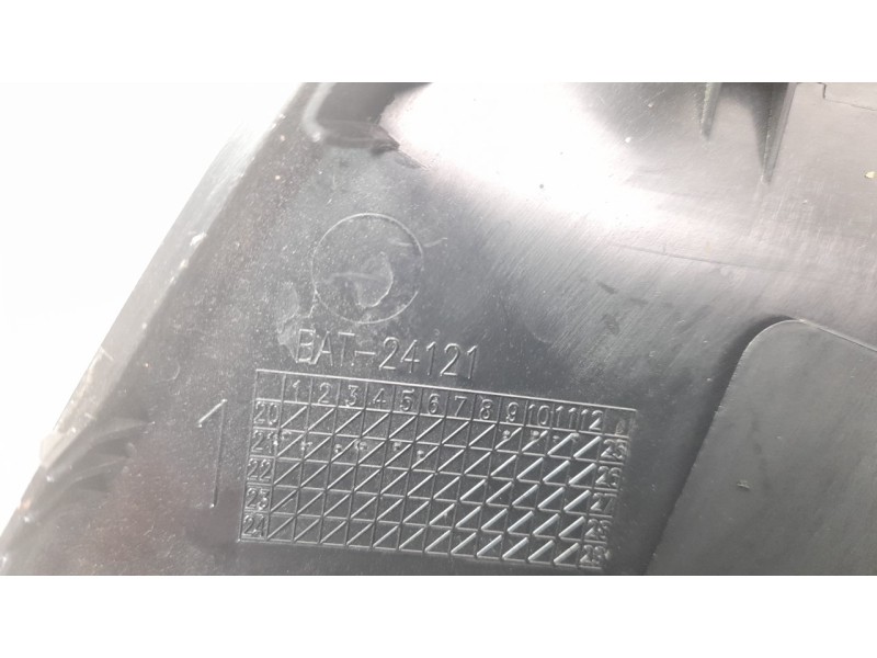 Recambio de moldura para yamaha mt -07 referencia OEM IAM BAT24121  