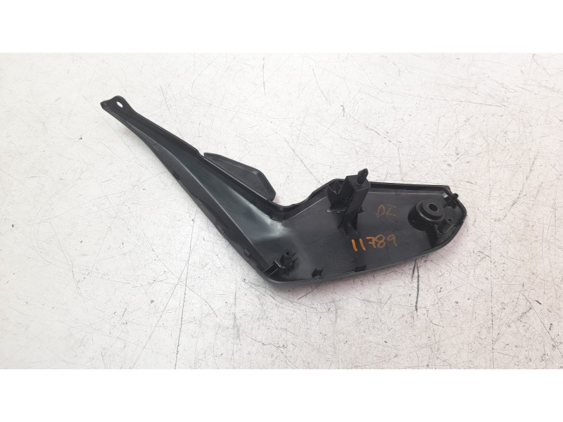 Recambio de moldura para yamaha mt -07 referencia OEM IAM BAT24121  