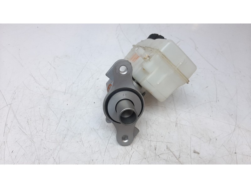 Recambio de bomba freno para renault captur 0.9 energy referencia OEM IAM 460119686R  