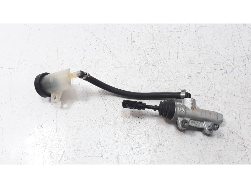 Recambio de bomba freno para bmw f 800 r referencia OEM IAM 34217692190  