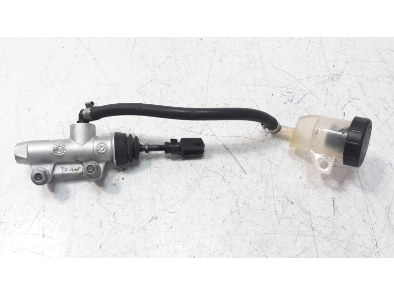 Recambio de bomba freno para bmw f 800 r referencia OEM IAM 34217692190  
